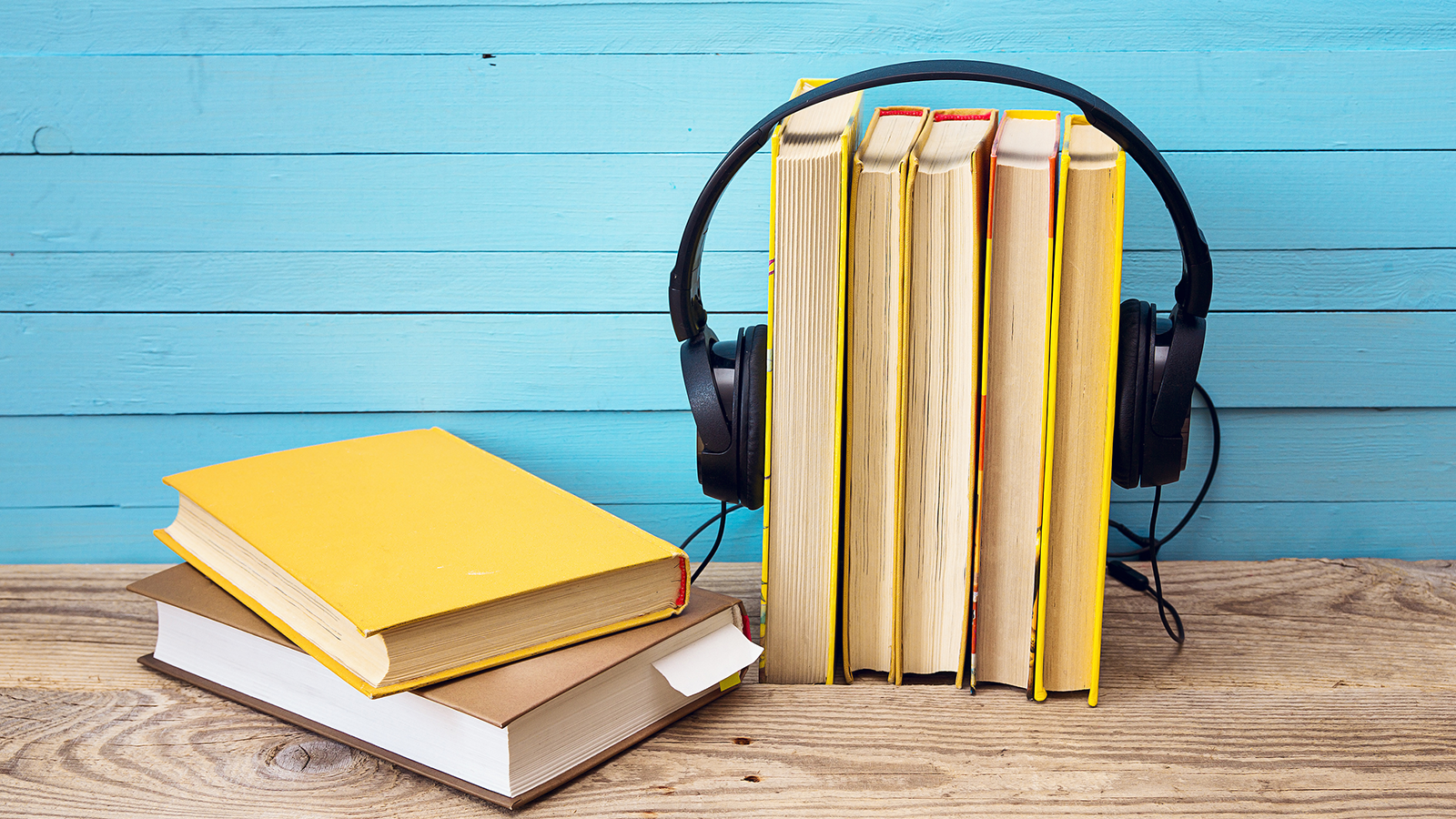 Бесплатные библиотеки аудиокниг слушать. Книга и наушники. Книжка с наушниками. Аудиокниги. Книга для….